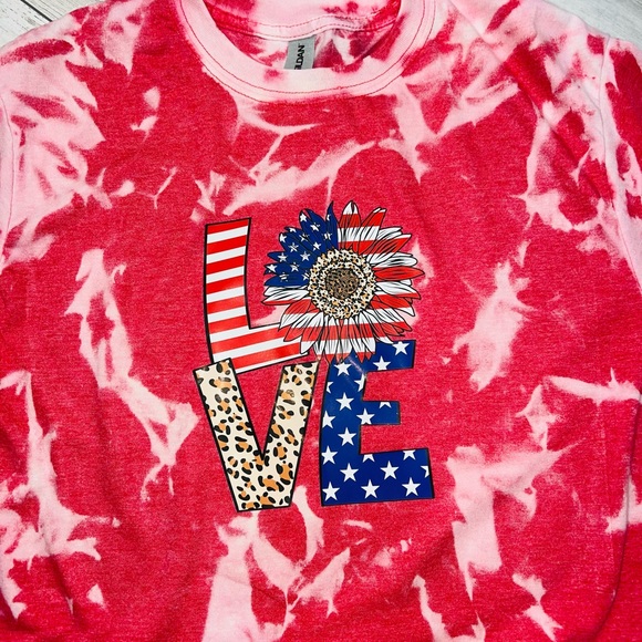 Gildan Classic Tee
50% cotton/ 50% polyester - Picture 2 of 2